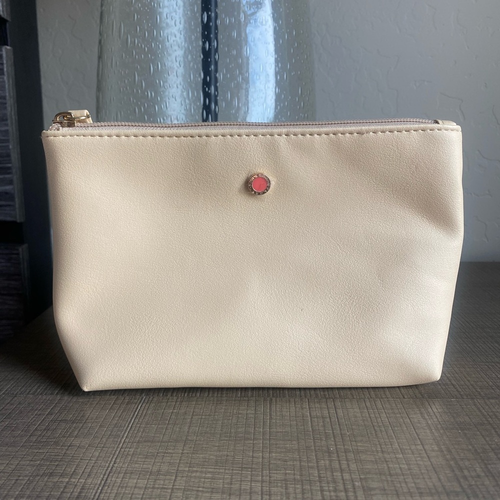 Emirates BVLGARI Amenity Bag ONLY Cream/Ivory) - NEW